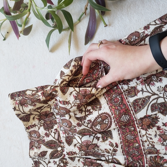 Pattern Silk Skirt with pockets! - Picture 3 of 7